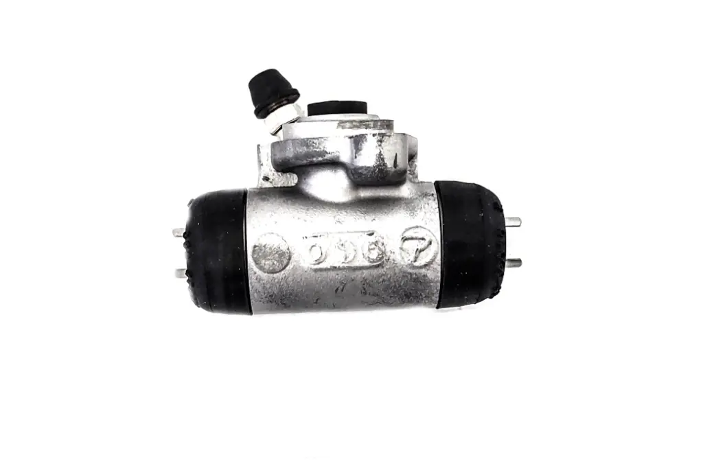 0825/  47570-20101 L BOMBA AUXILIAR DE FRENO 